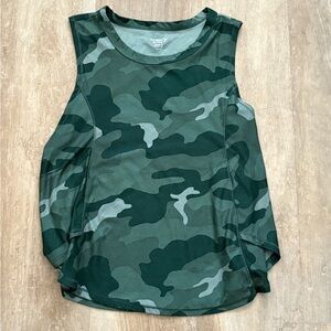 🛍️ Old Navy Girls XL Camo Muscle Tee – Green Sleeveless Tank (Size 14/16)